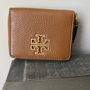 Tory Burch Pebbled Leather Wallet